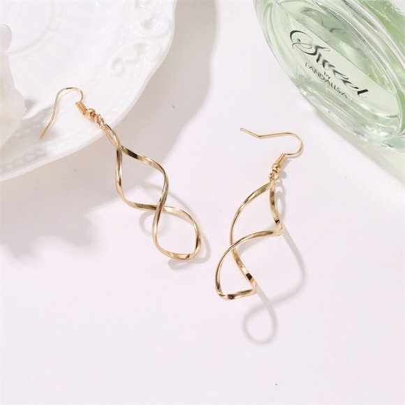 NEW "Plot Twist" Minimalist Swirl Drop Earrings - Picture 8 of 9